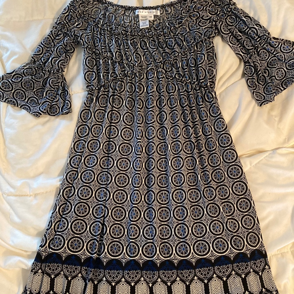 Short sleeve dress